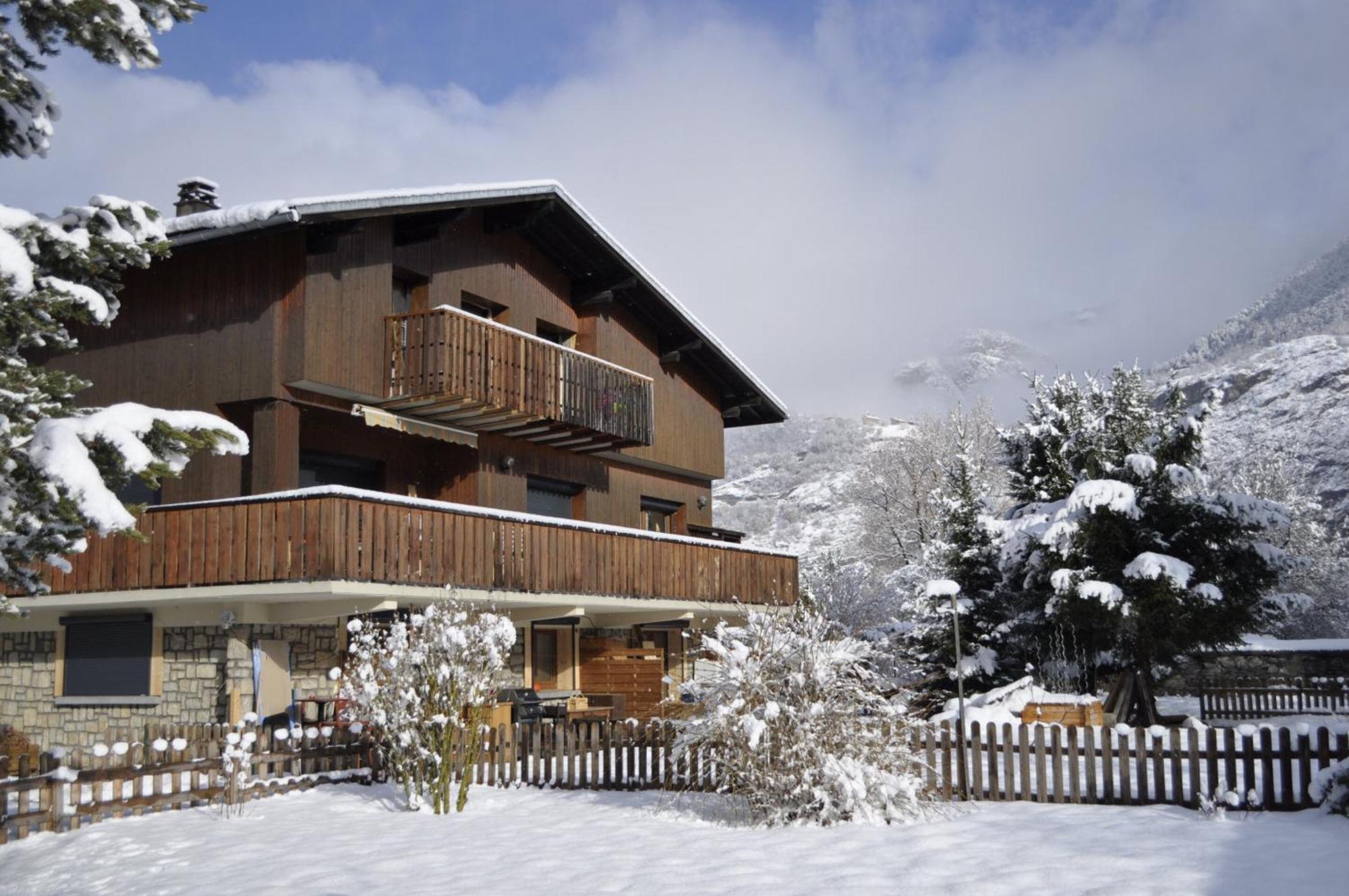 Chalet La Cachette Cyclists & Skiers Le Bourg-dʼOisans エクステリア 写真
