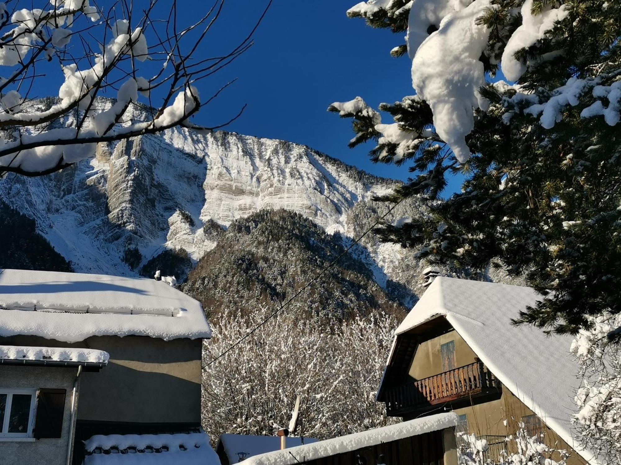 Chalet La Cachette Cyclists & Skiers Le Bourg-dʼOisans エクステリア 写真